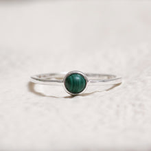 Load image into Gallery viewer, Sterling Silver Malachite Crystal Ring
