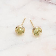 Load image into Gallery viewer, Sterling Silver Peridot Crystal Earrings