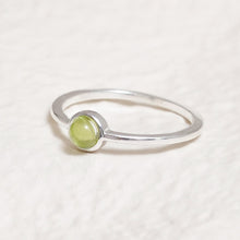Load image into Gallery viewer, Sterling Silver Peridot Crystal Ring
