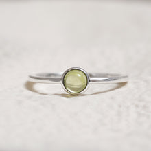 Load image into Gallery viewer, Sterling Silver Peridot Crystal Ring