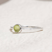 Load image into Gallery viewer, Sterling Silver Peridot Crystal Ring