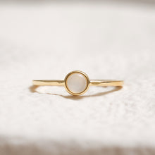 Load image into Gallery viewer, Sterling Silver White Moonstone Crystal Ring