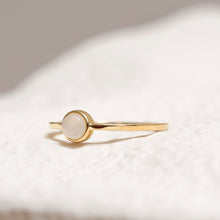 Load image into Gallery viewer, Sterling Silver White Moonstone Crystal Ring